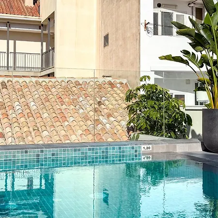 Coeo Hernan Ruiz Rooftop Pool Hostel