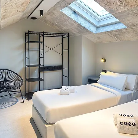 Coeo Hernan Ruiz Rooftop Pool Hostel